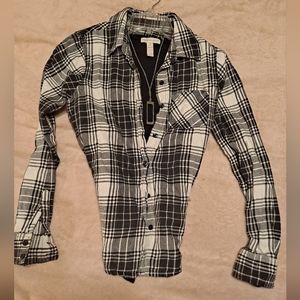 Fall🍁:Black/White Shirt Sz SM